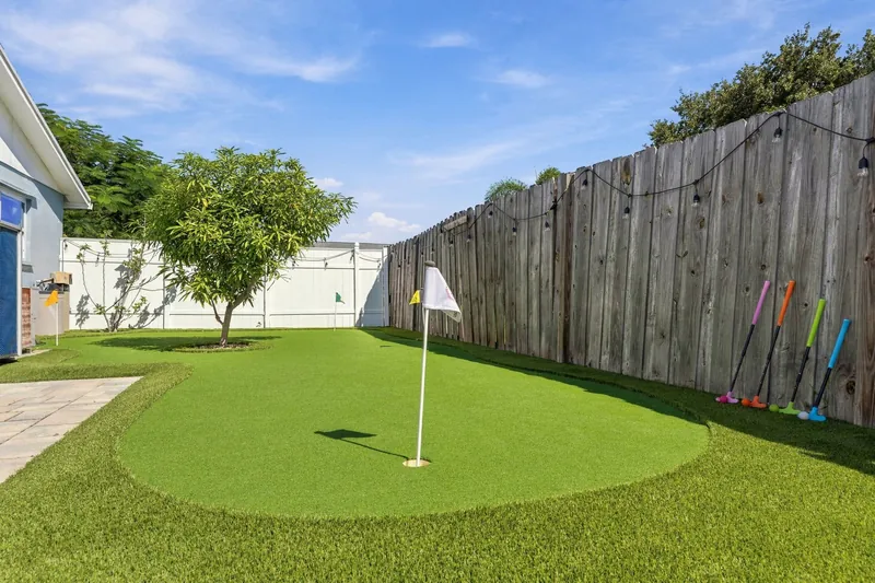 Private putting green