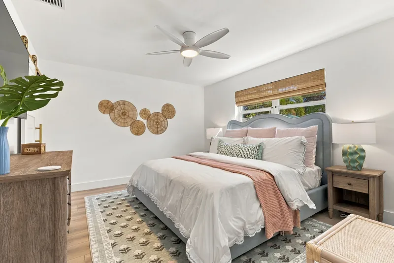 Primary suite with king bed